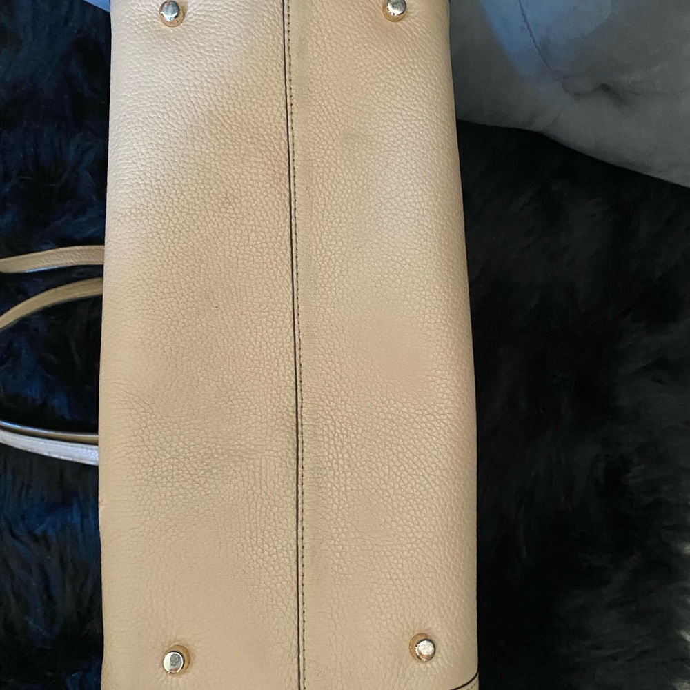 Coach tan shoulder purse - Picture 3 of 16
